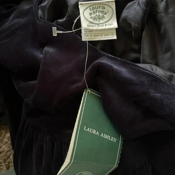 Vintage Laura Ashley dress SIZE US 10 UK 12 Navy velvet 1980's sexy goth - Picture 2 of 8
